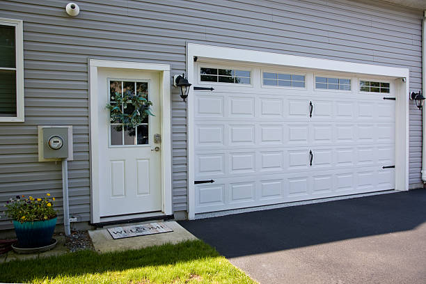 24/7 Emergency Garage Door Panel Replacement experts in Clermont, IN